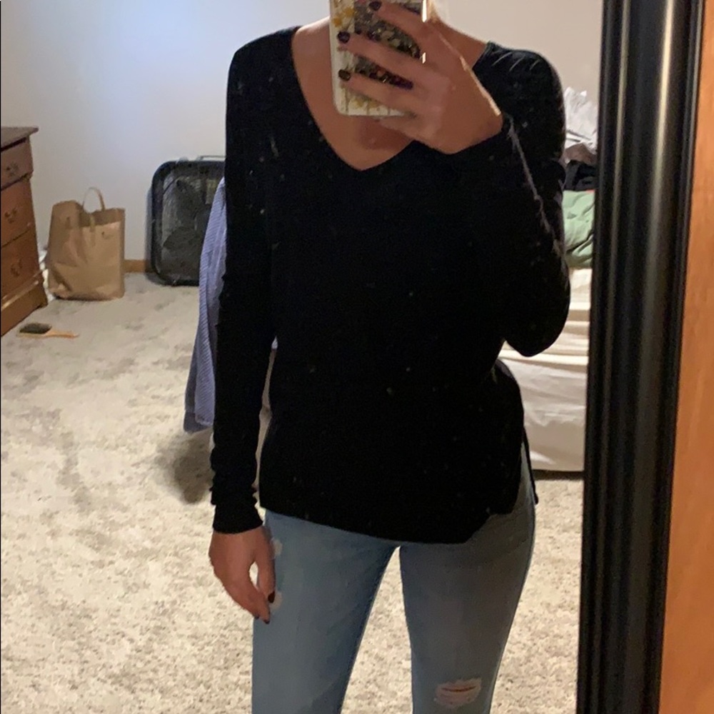 Black v-neck long sleeve.